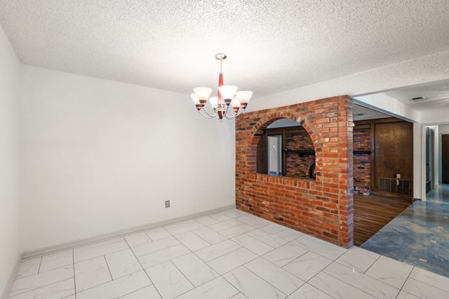 110 S Capri Drive, Duncanville, TX 75116