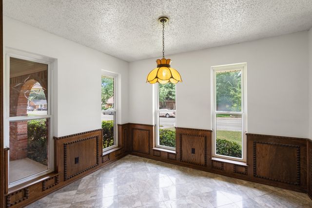 110 S Capri Drive, Duncanville, TX 75116