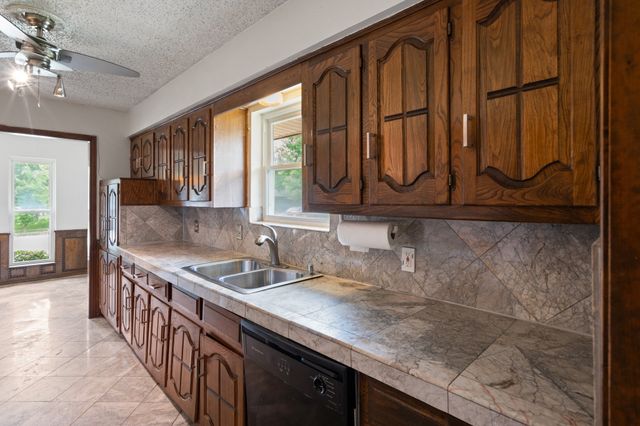 110 S Capri Drive, Duncanville, TX 75116