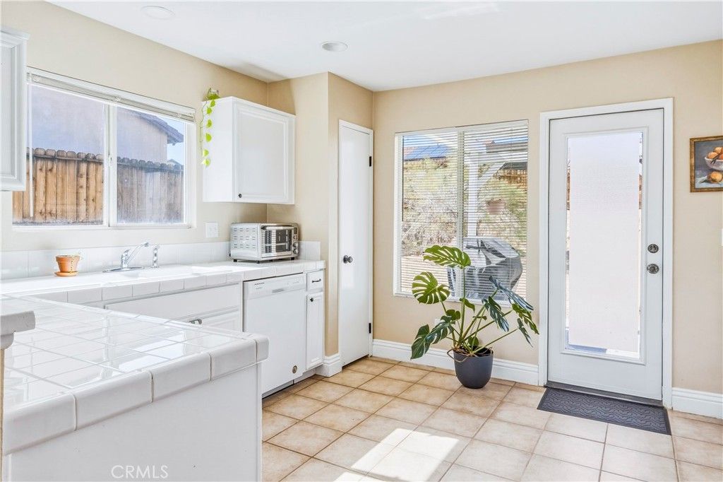 Image 5 of property listing at 71654 Sun Valley, 29 Palms, CA 92277