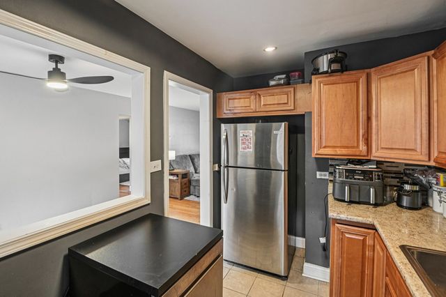 2444 W Berwyn Avenue 1N, Chicago, IL 60625