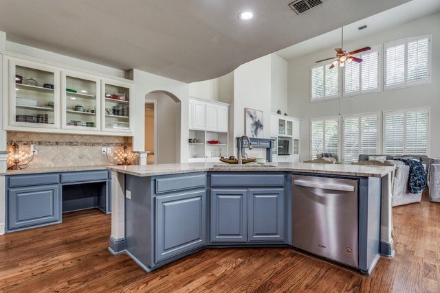 6909 Medallion Drive, Plano, TX 75024