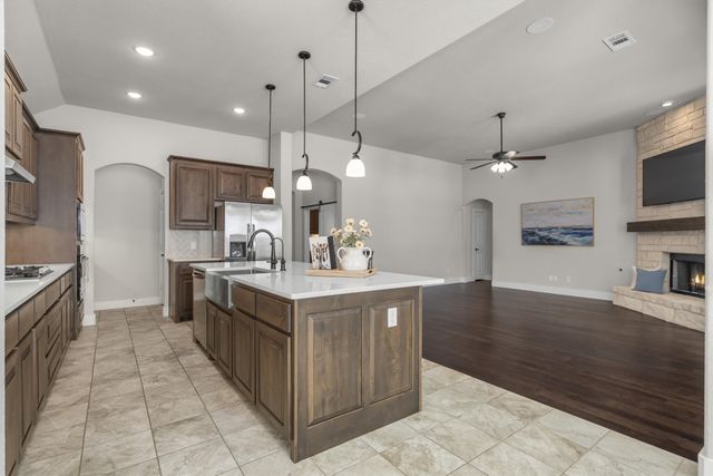 1005 Pebblegate Drive, Weatherford, TX 76085