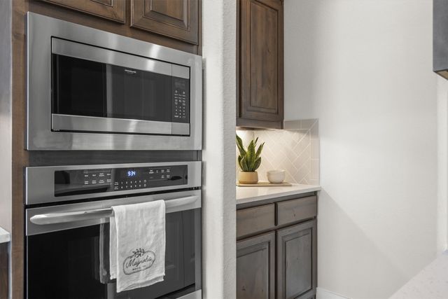 1005 Pebblegate Drive, Weatherford, TX 76085