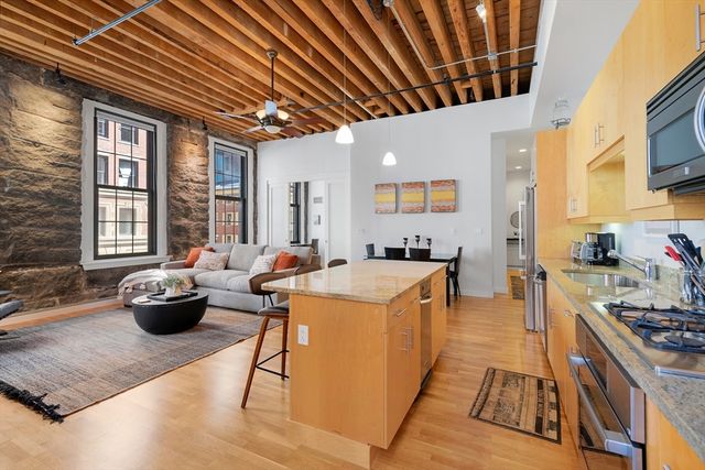 101 Broad St 2C, Boston, MA 02110