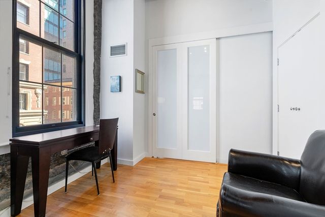 101 Broad St 2C, Boston, MA 02110