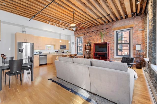 101 Broad St 2C, Boston, MA 02110