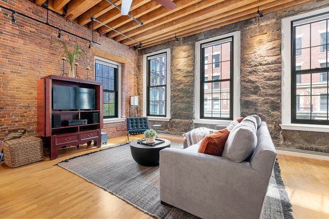 101 Broad St 2C, Boston, MA 02110