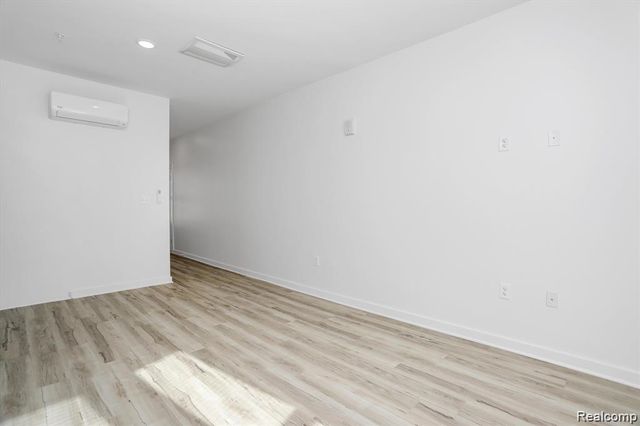 799 E Grand Boulevard 8, Detroit, MI 48207