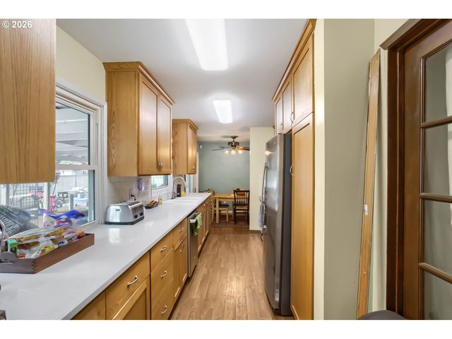 18126 Se LINCOLN St, Portland, OR 97233