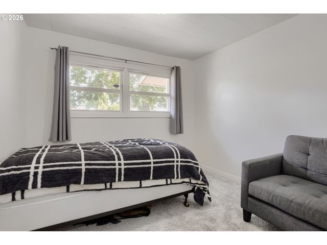 18126 Se LINCOLN St, Portland, OR 97233