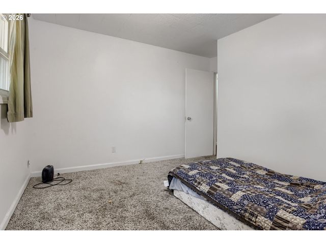 18126 Se LINCOLN St, Portland, OR 97233