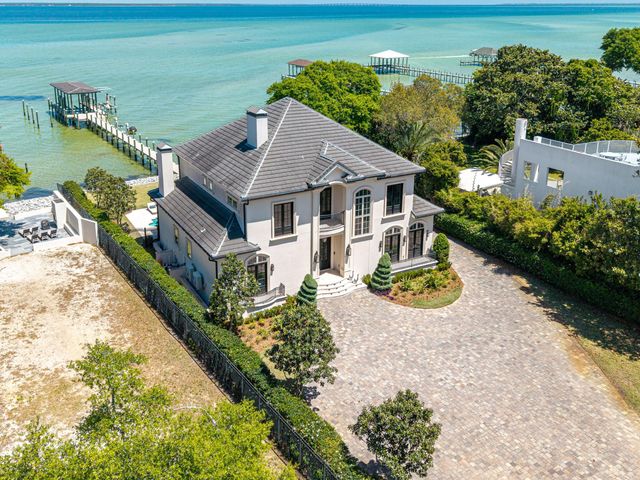 936 Bambi Drive, Destin, FL 32541
