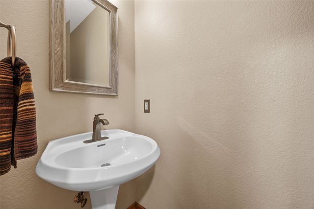 1017 Langenberg Avenue, Iowa City, IA 52240