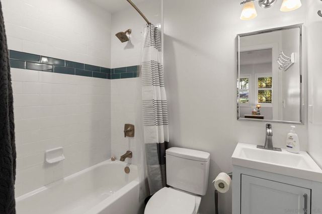 418 Parkwood Ln, Encinitas, CA 92024