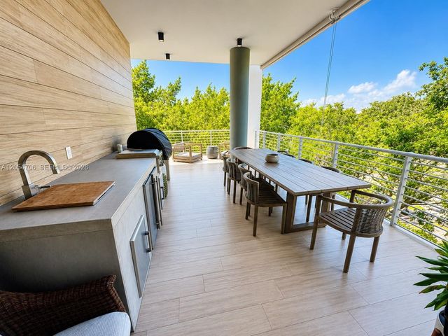 101 Sunrise Drive A201, Key Biscayne, FL 33149