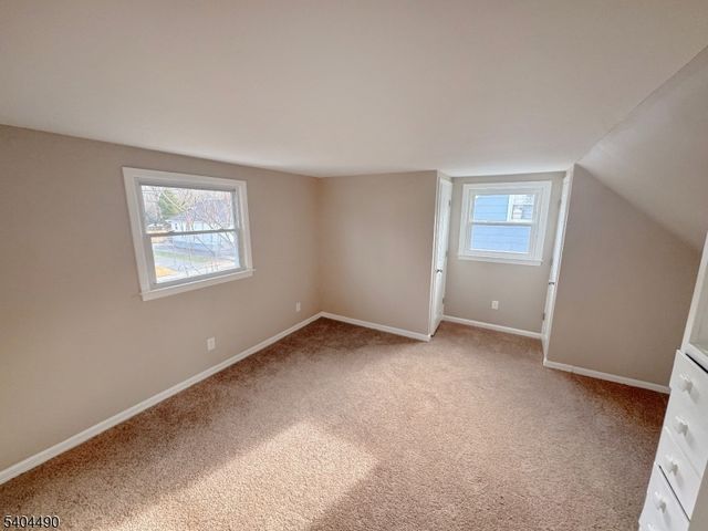 11 Van Dam Ave, Bloomingdale Boro, NJ 07403