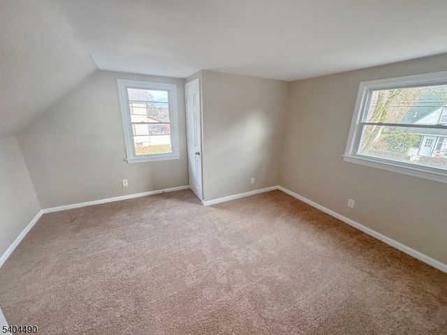 11 Van Dam Ave, Bloomingdale Boro, NJ 07403