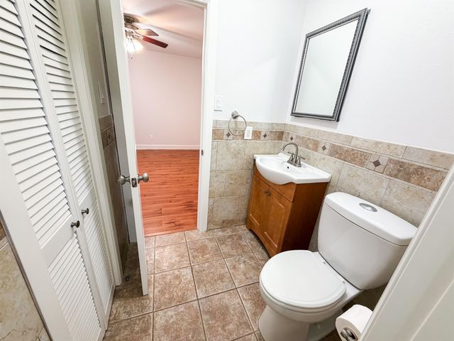 1613 N Rodeo Dr, Gladewater, TX 75647