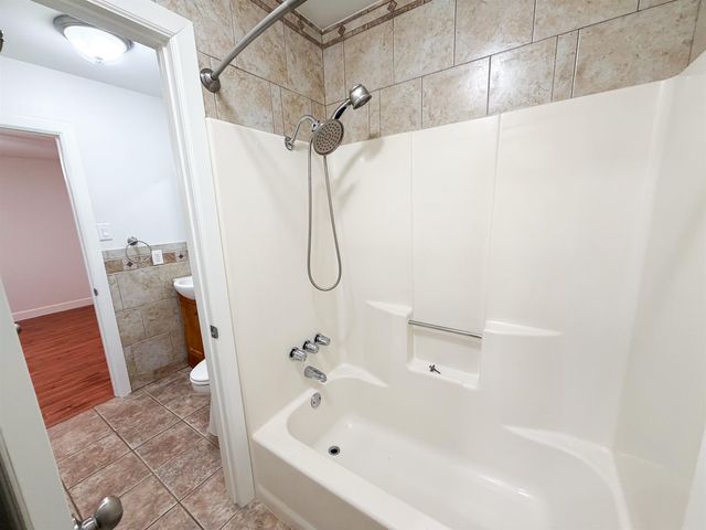 1613 N Rodeo Dr, Gladewater, TX 75647