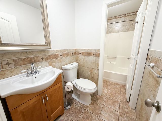 1613 N Rodeo Dr, Gladewater, TX 75647