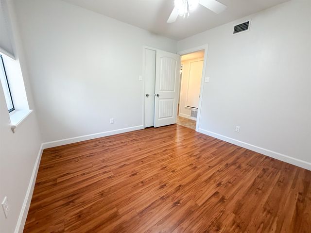 1613 N Rodeo Dr, Gladewater, TX 75647