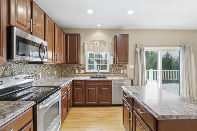 613 Glengarry Ct, Plum Boro, PA 15239