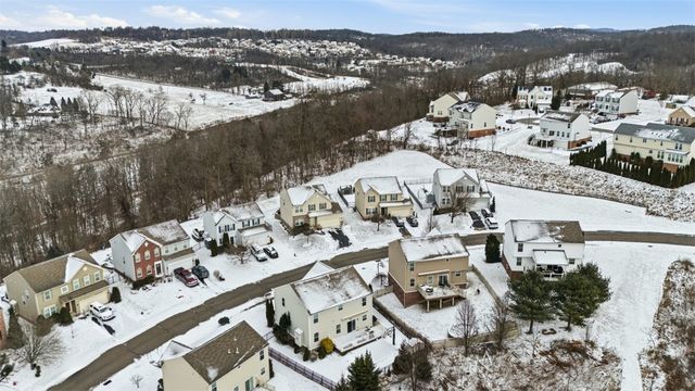 613 Glengarry Ct, Plum Boro, PA 15239