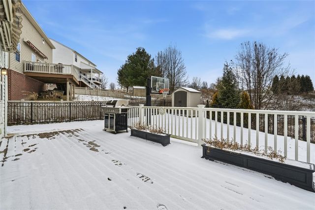 613 Glengarry Ct, Plum Boro, PA 15239