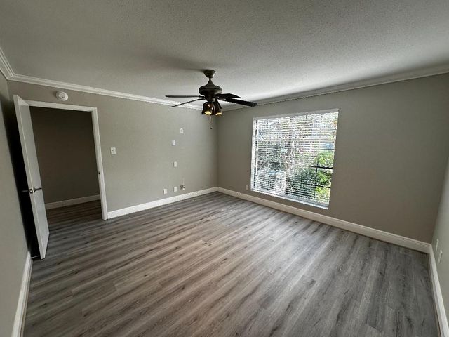 4444 Victory Drive 1311, Houston, TX 77088