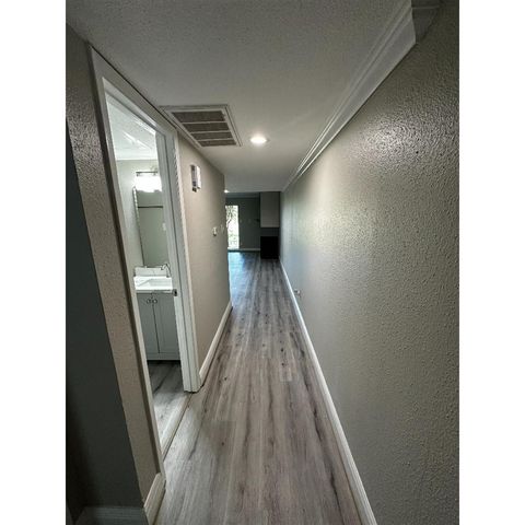4444 Victory Drive 1311, Houston, TX 77088