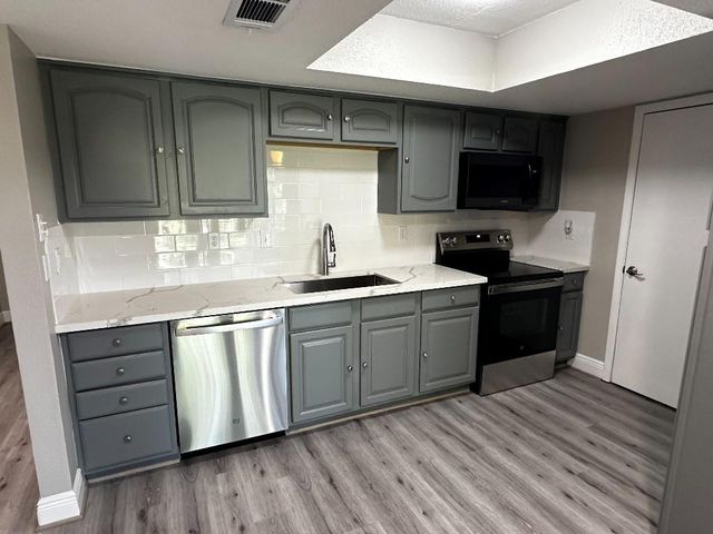 4444 Victory Drive 1311, Houston, TX 77088