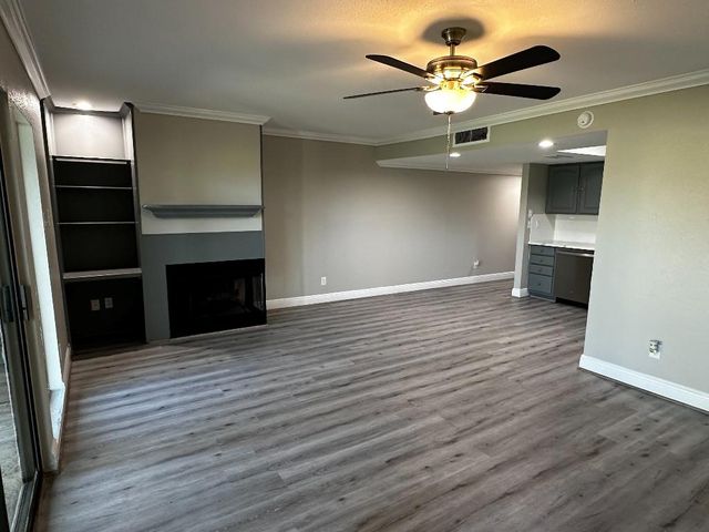4444 Victory Drive 1311, Houston, TX 77088