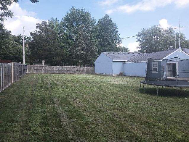 1712 S Hands Street, Independence, MO 64055