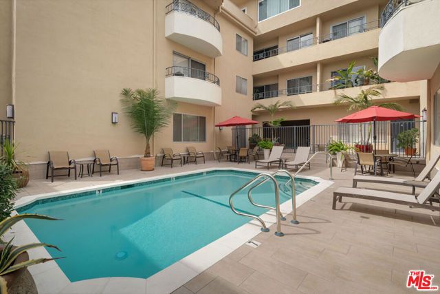 1221 N Kings Road 307, West Hollywood, CA 90069