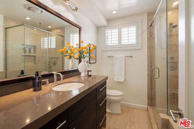 1221 N Kings Road 307, West Hollywood, CA 90069