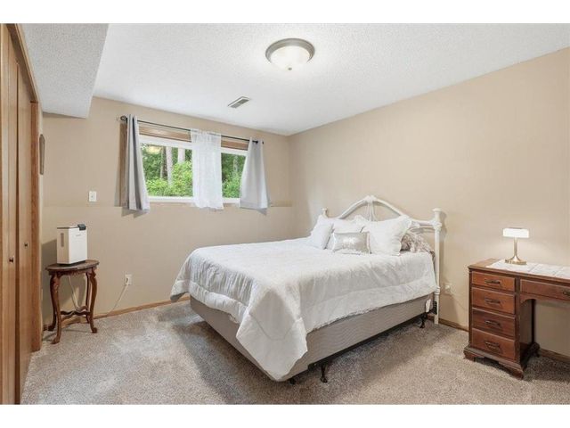1072 Edgewood Circle, Hudson, WI 54016