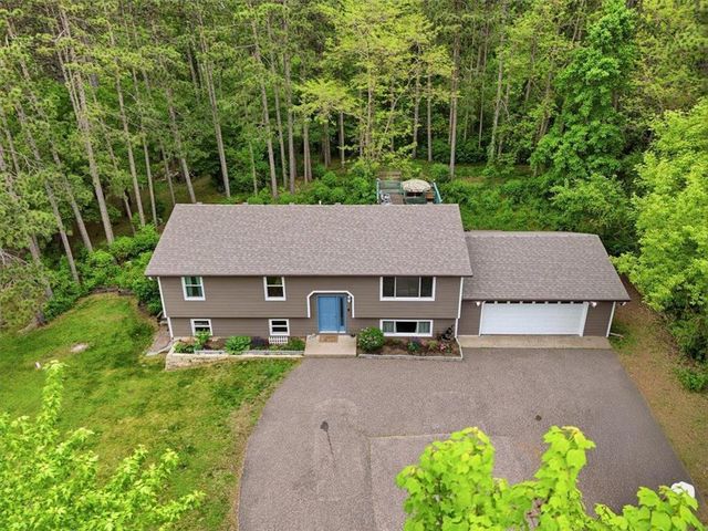 1072 Edgewood Circle, Hudson, WI 54016