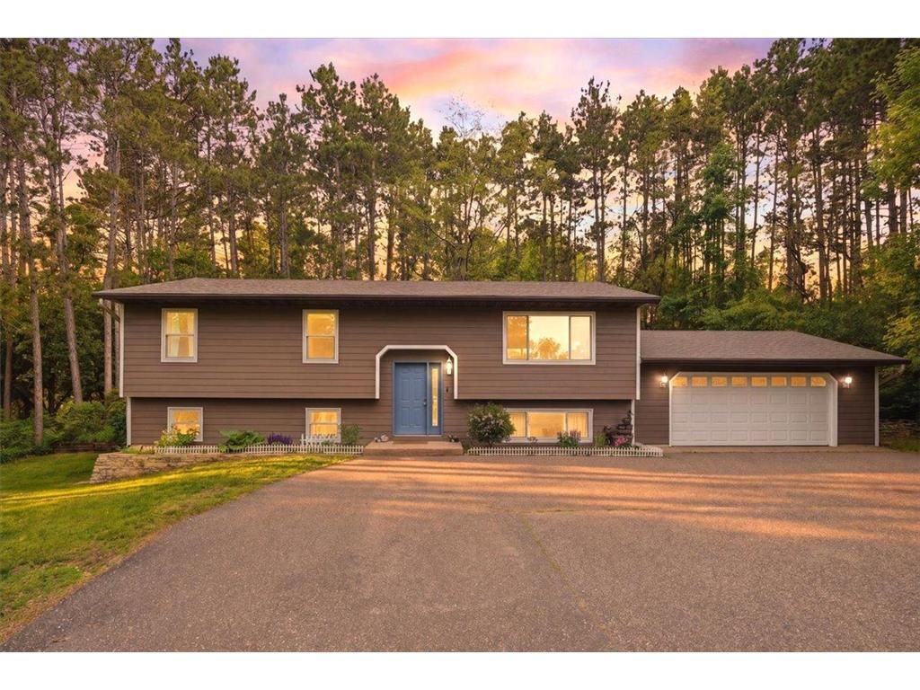 1072 Edgewood Circle, Hudson, WI 54016