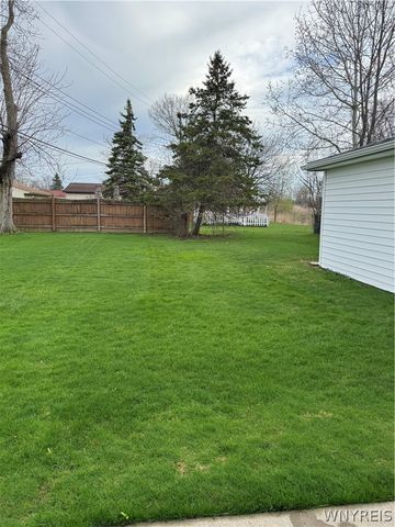 208 Nancycrest Lane, West Seneca, NY 14224