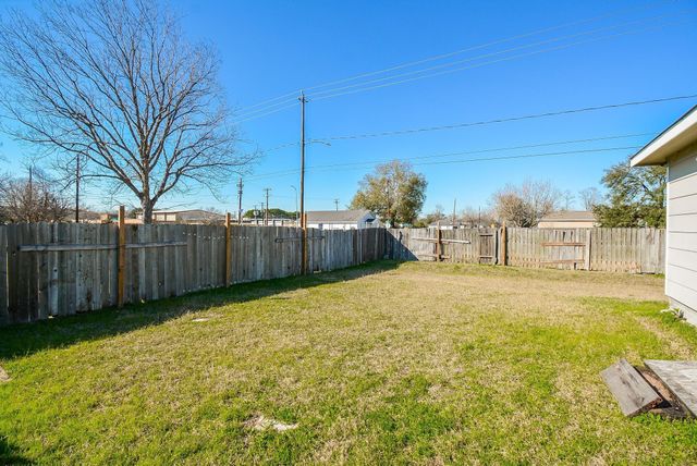 7611 Dyer Street, Houston, TX 77088