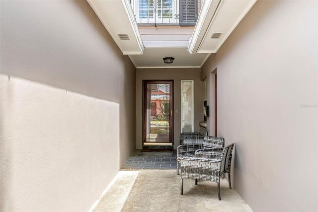 2411 W JETTON AVENUE, Tampa, FL 33629