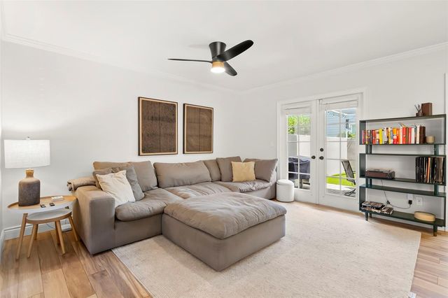 2411 W JETTON AVENUE, Tampa, FL 33629