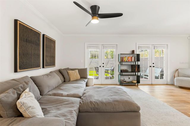 2411 W JETTON AVENUE, Tampa, FL 33629