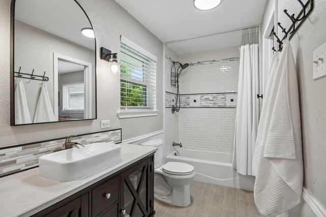 11152 Carissa Drive, Dallas, TX 75218