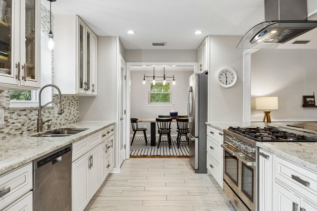 11152 Carissa Drive, Dallas, TX 75218