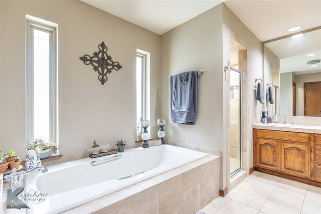 2810 Woodlake Drive, Abilene, TX 79606