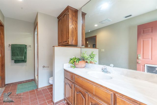 2810 Woodlake Drive, Abilene, TX 79606