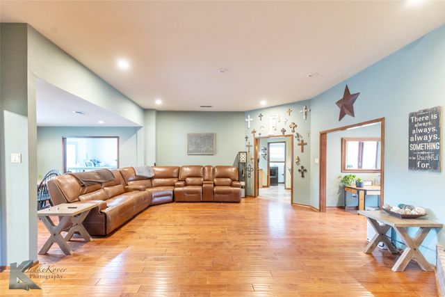 2810 Woodlake Drive, Abilene, TX 79606