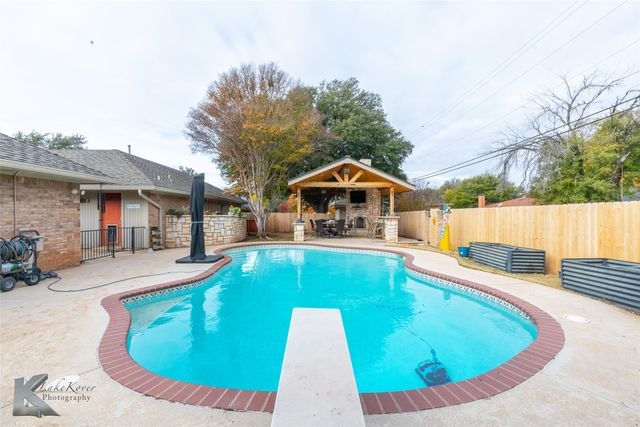 2810 Woodlake Drive, Abilene, TX 79606